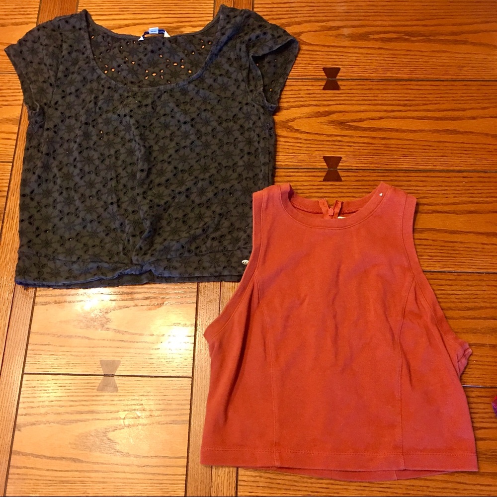 Set of 2 crop tops